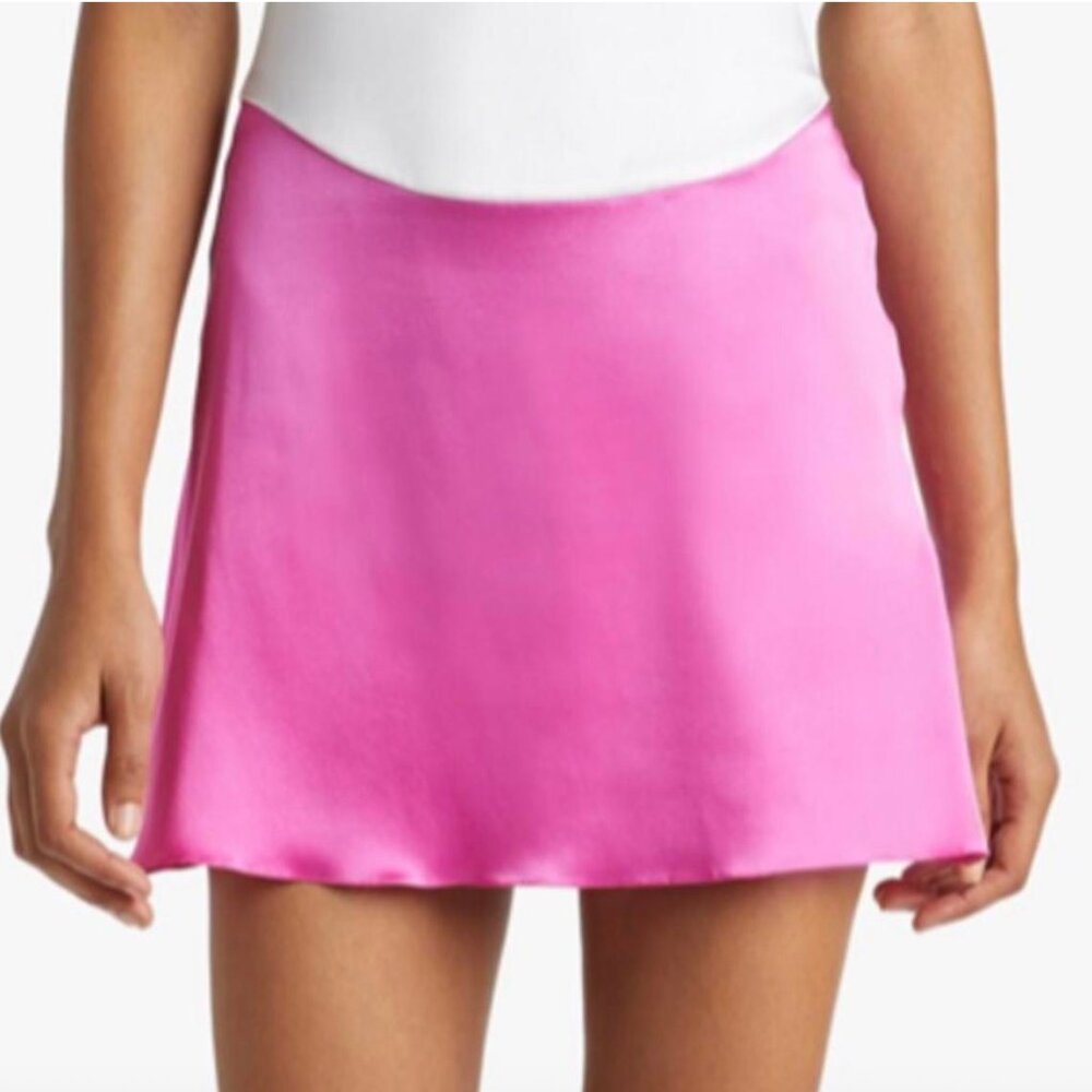 Adriana Iglesias skirt